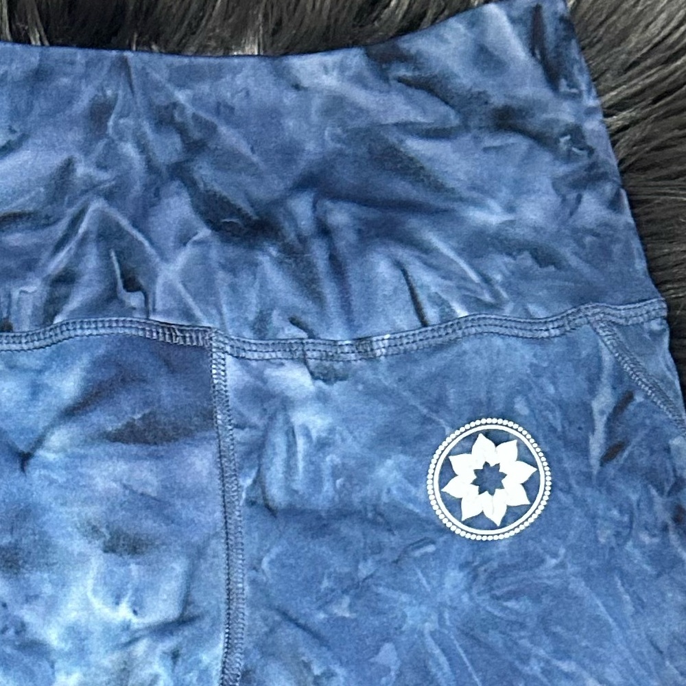 Beyond Yoga Smokeshow Wave High Waisted Leggings Size Medium - Picture 5 of 5